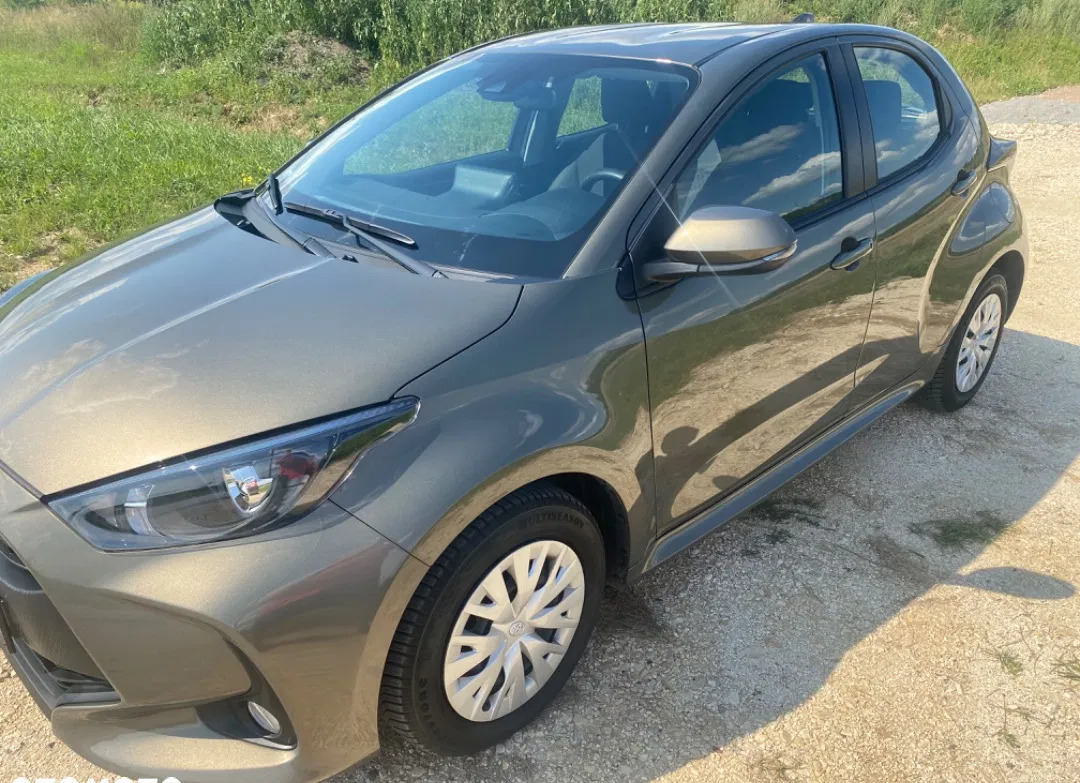 samochody osobowe Toyota Yaris cena 70110 przebieg: 18500, rok produkcji 2021 z Kielce